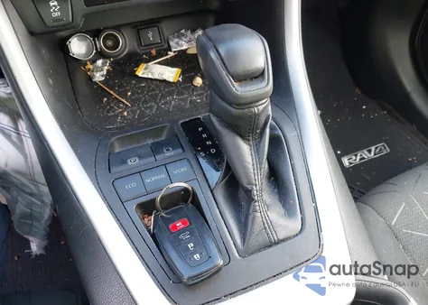 2021 Toyota Rav4 Xle from USA, damaged, VIN 2T3W1RFV2MC095713